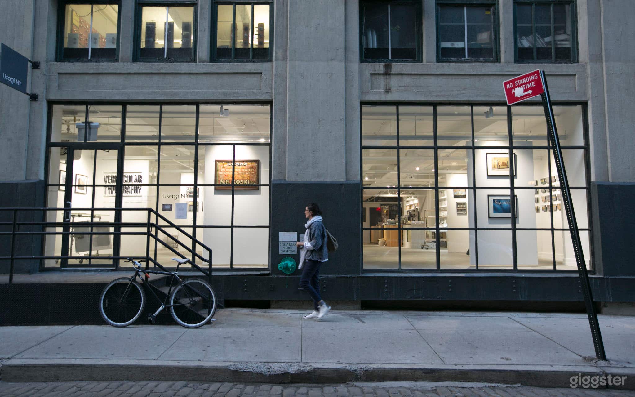 Sprawling art gallery in a historic upscale neighborhood in Brooklyn Photo 1