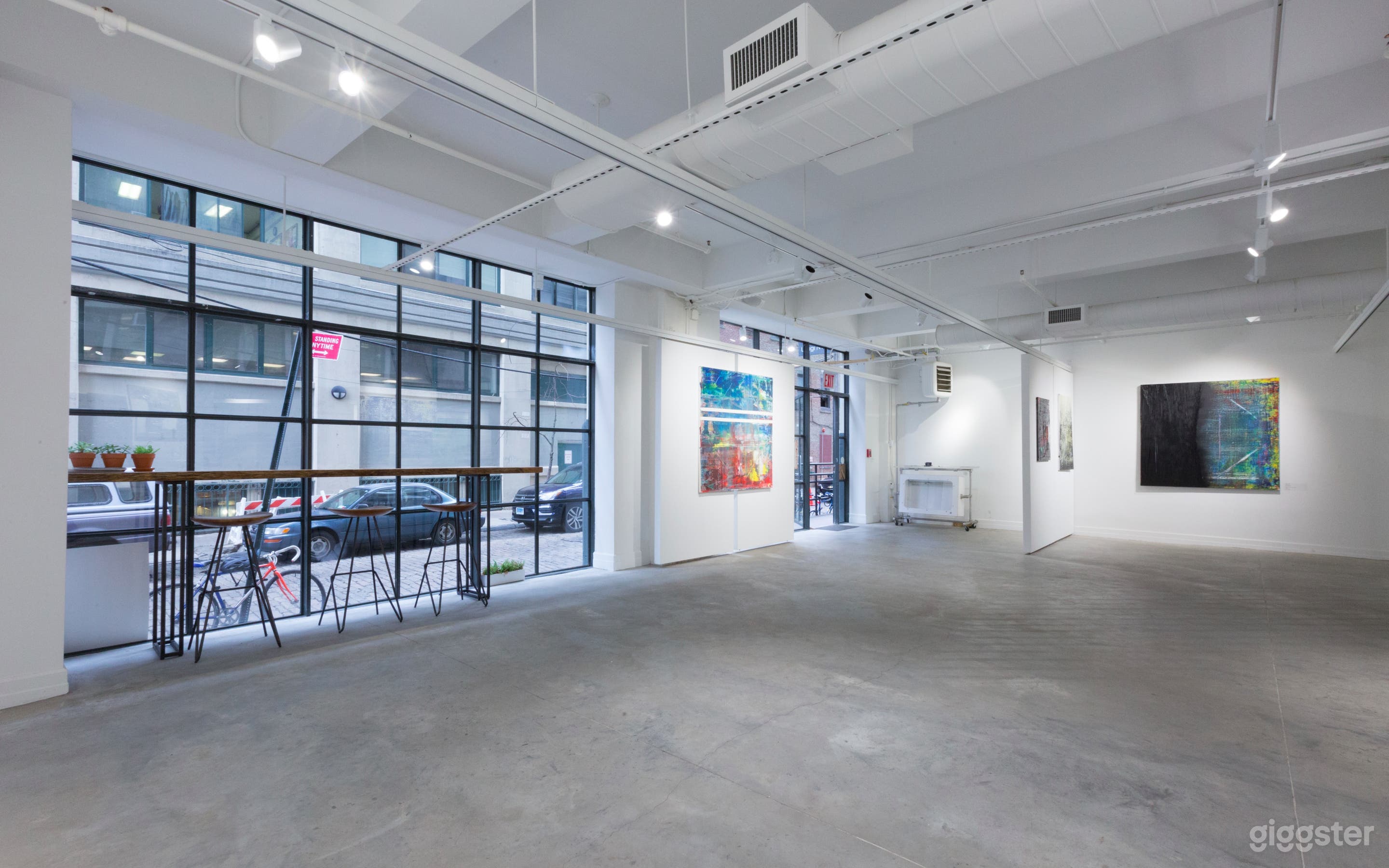 Sprawling art gallery in a historic upscale neighborhood in Brooklyn Photo 2