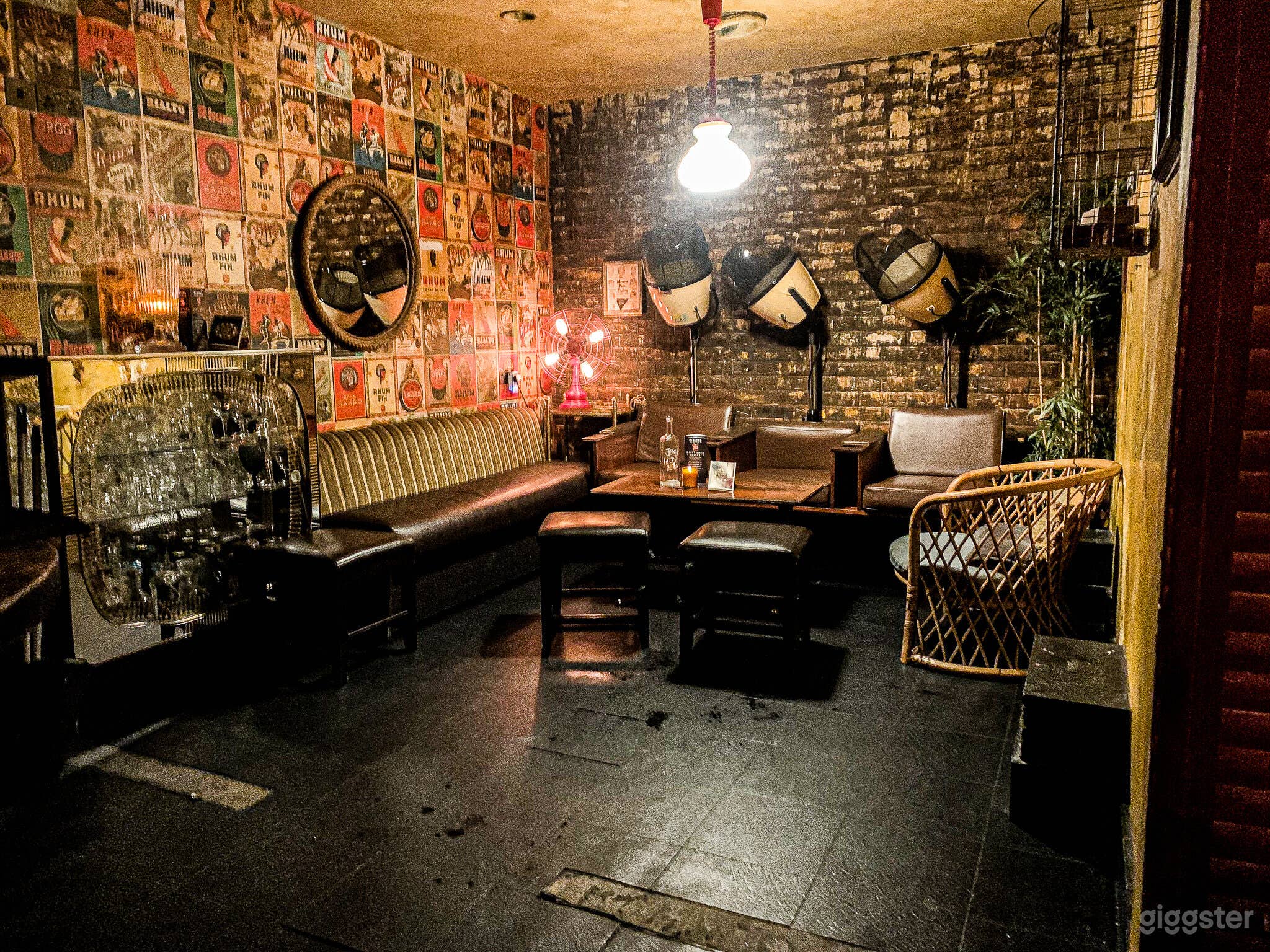  Sipping Salon  Photo 2