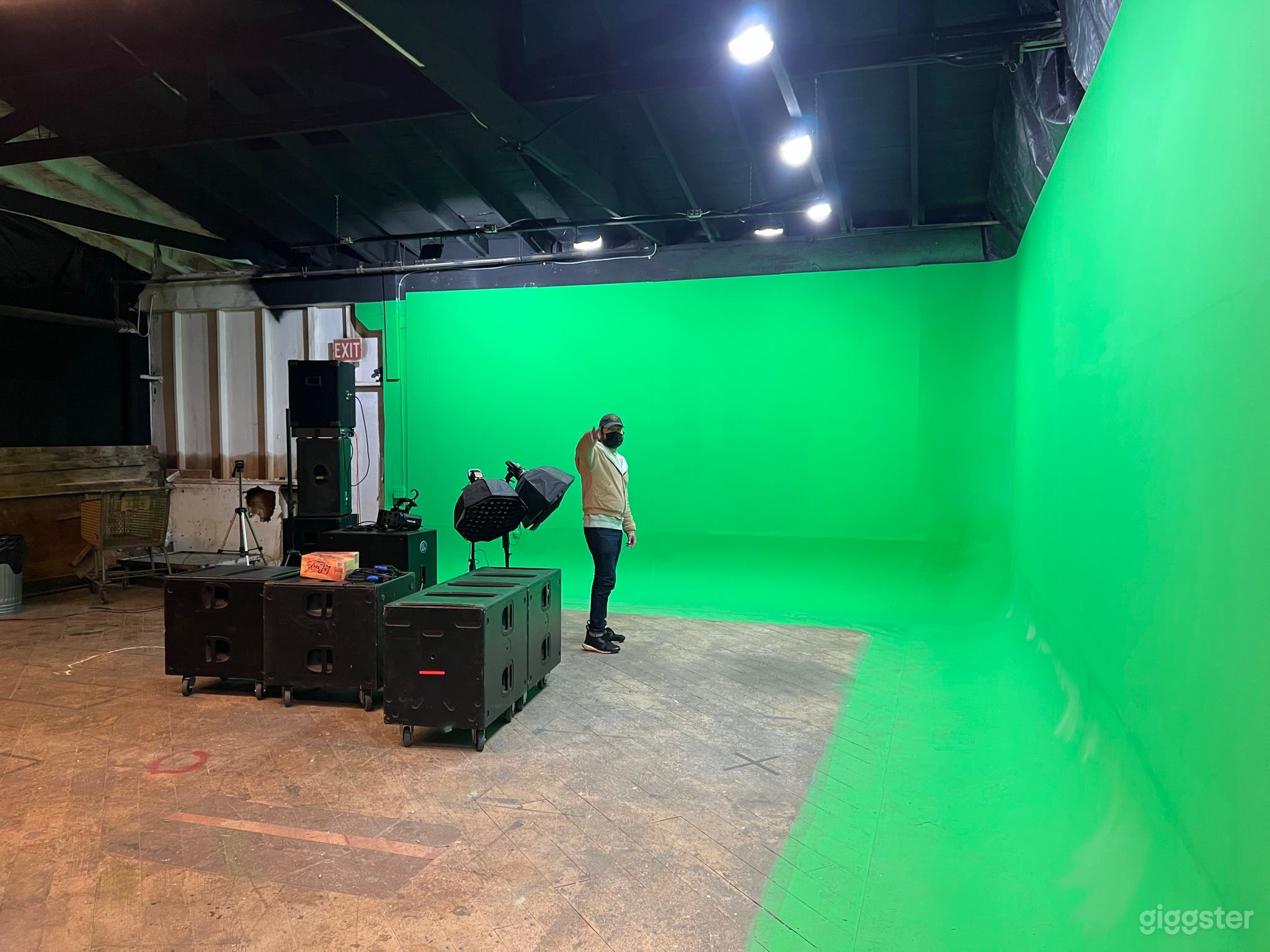 Electric Dojo Cyclorama Green Screen Photo 4