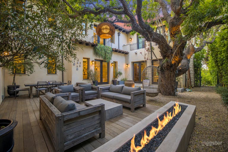  ELEGANT OLIVE ESTATE: TIMELESS CHARM & MODERN FLOW 