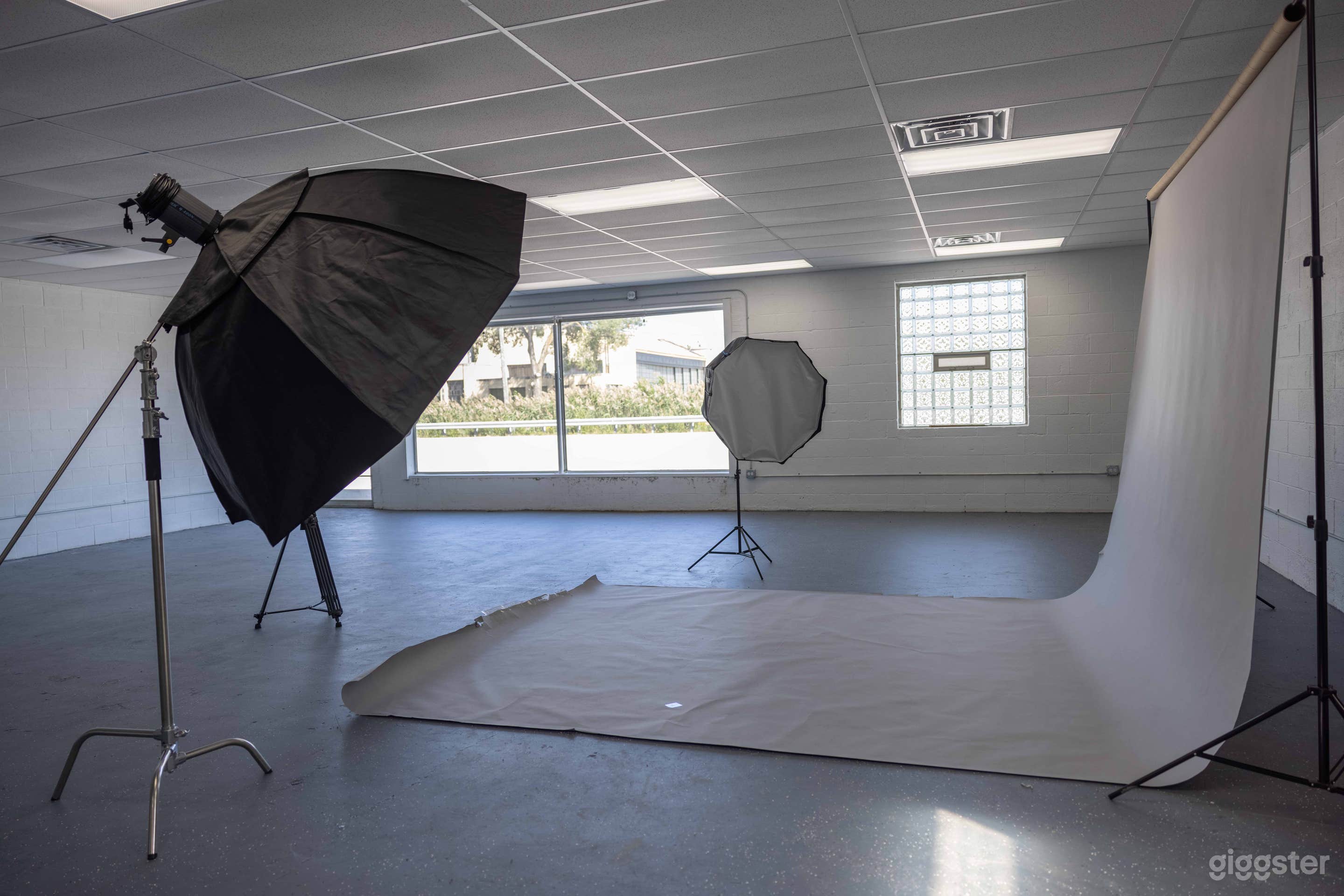 Photography Video Production Studio Gallery space Photo 1