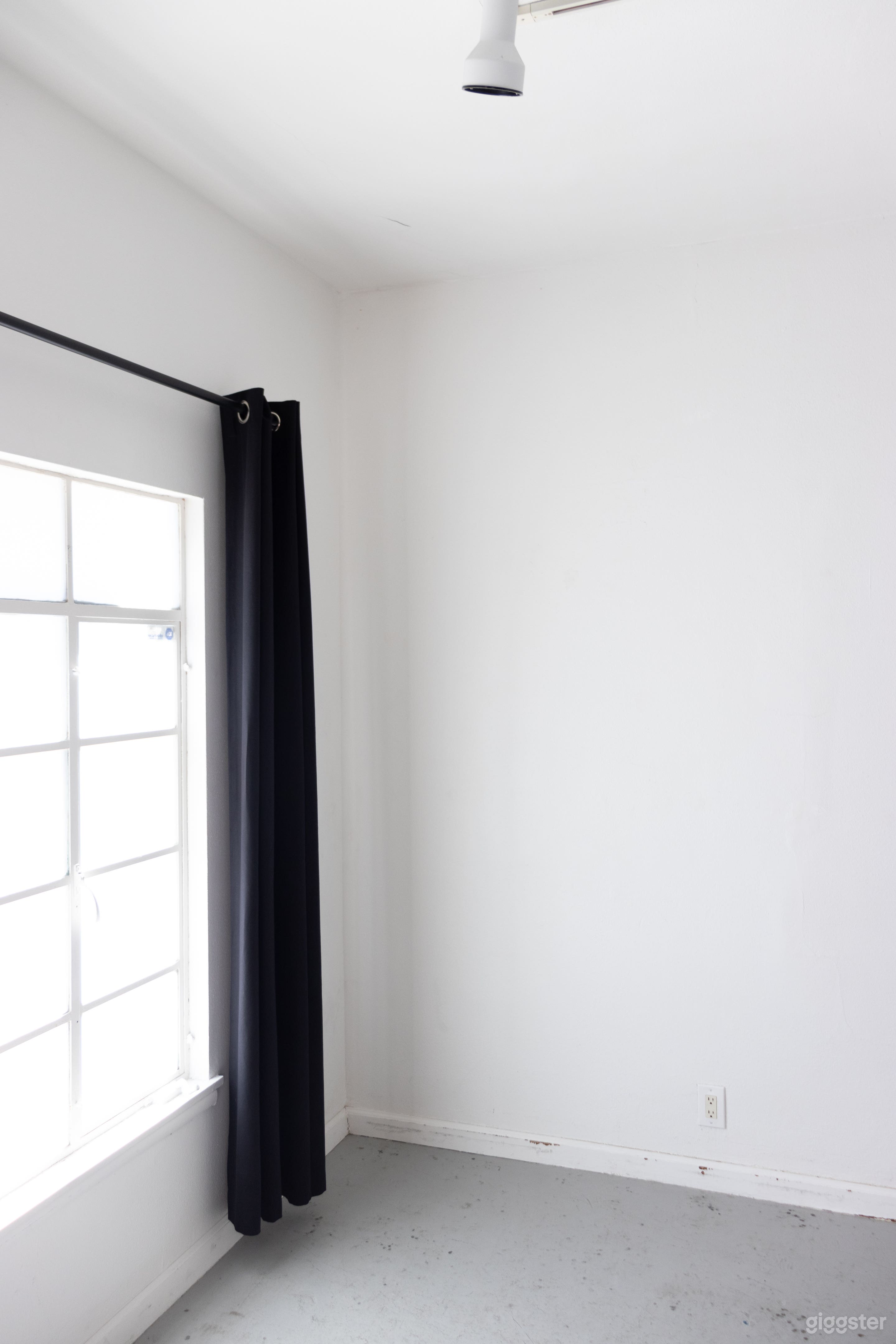 Natural Light Industrial Loft Style Studio Photo 4