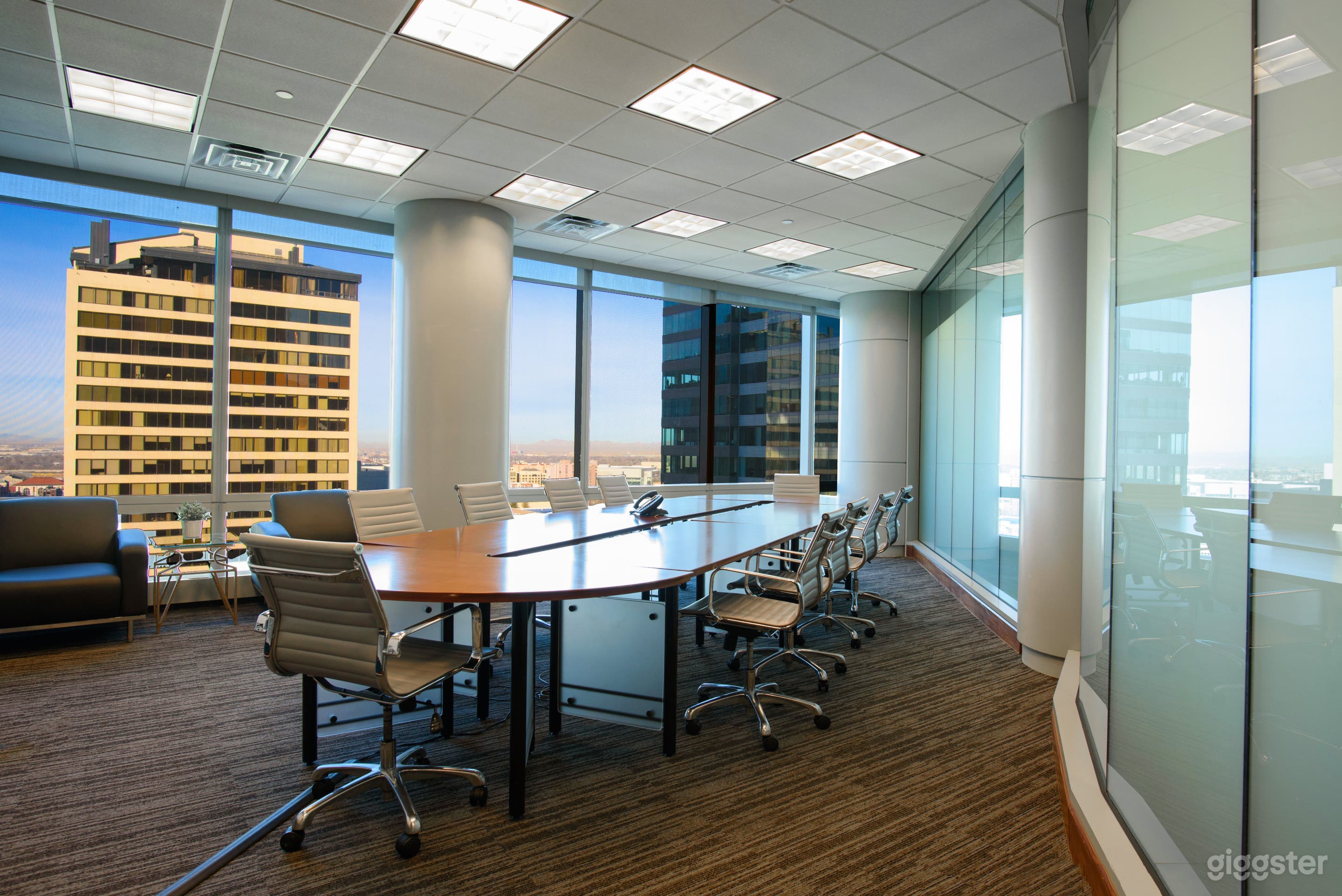 Spacious Shared Office Spaces on Main Photo 1
