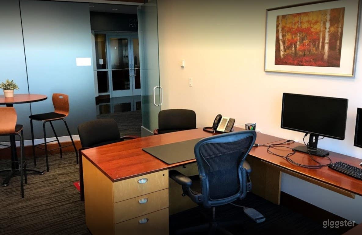 Spacious Shared Office Spaces on Main Photo 2