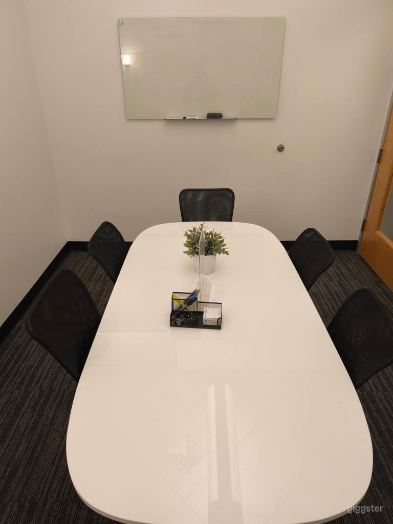  Spacious Shared Office Spaces on Main 