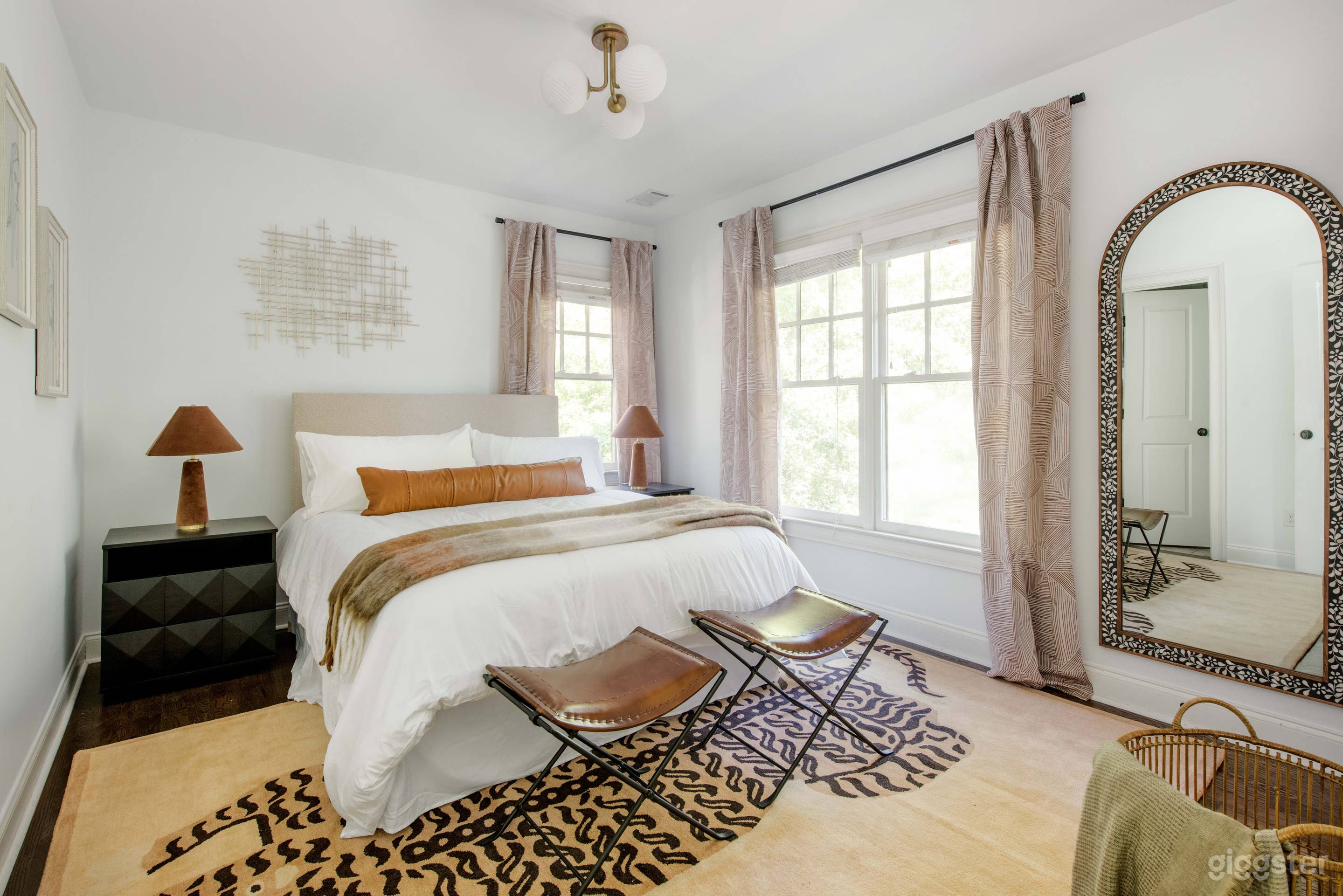 Fresh Prince: Designer Escape with Great Parking Photo 4