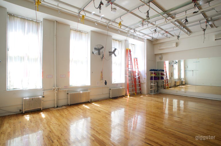  OM Factory Yoga & Aerial Studio 