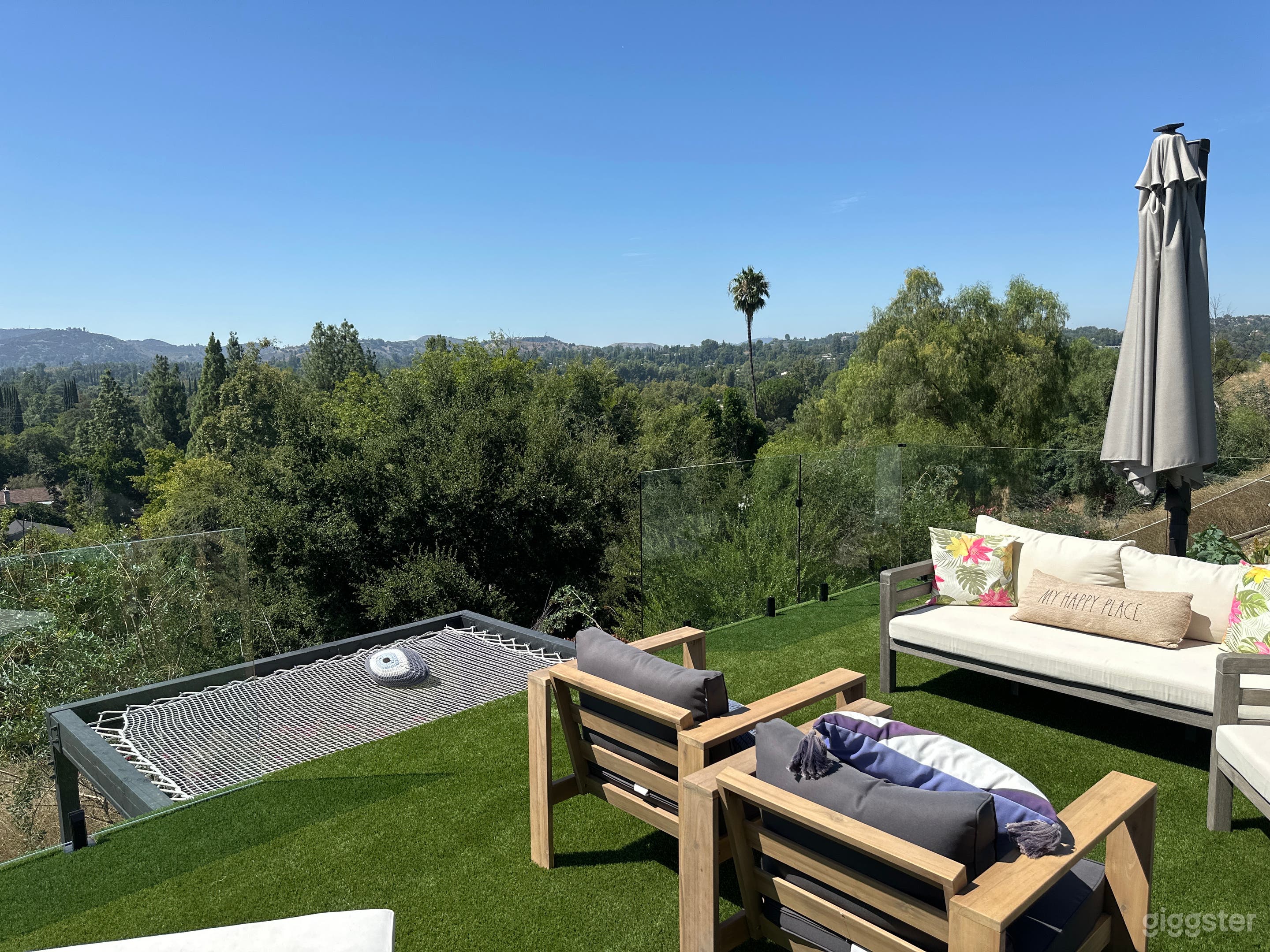 Backyard w/ stunning 180 degree views, Woodland Hills, ca Photo 4