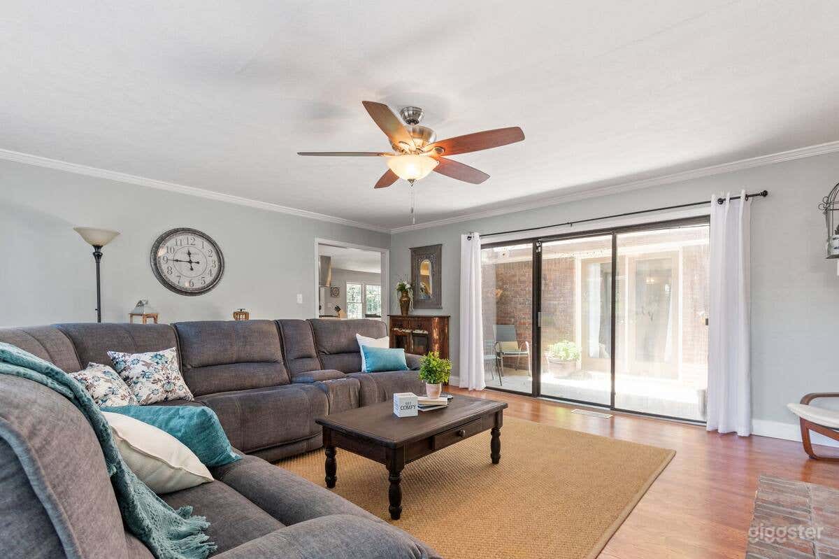 Fully Fenced Rustic Home Minutes From Truist Park Photo 4