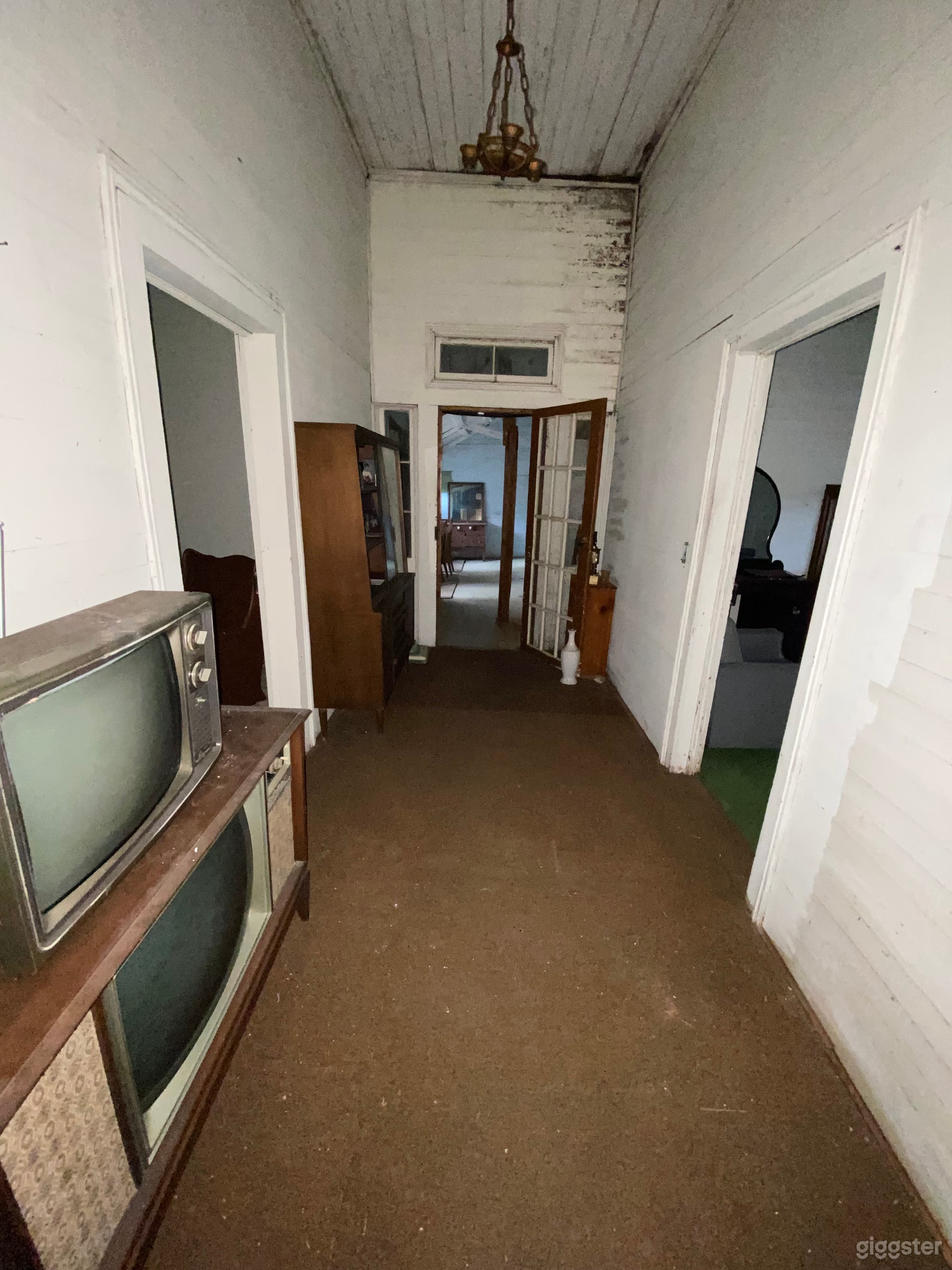 1890 Vacant Farmhouse Photo 2