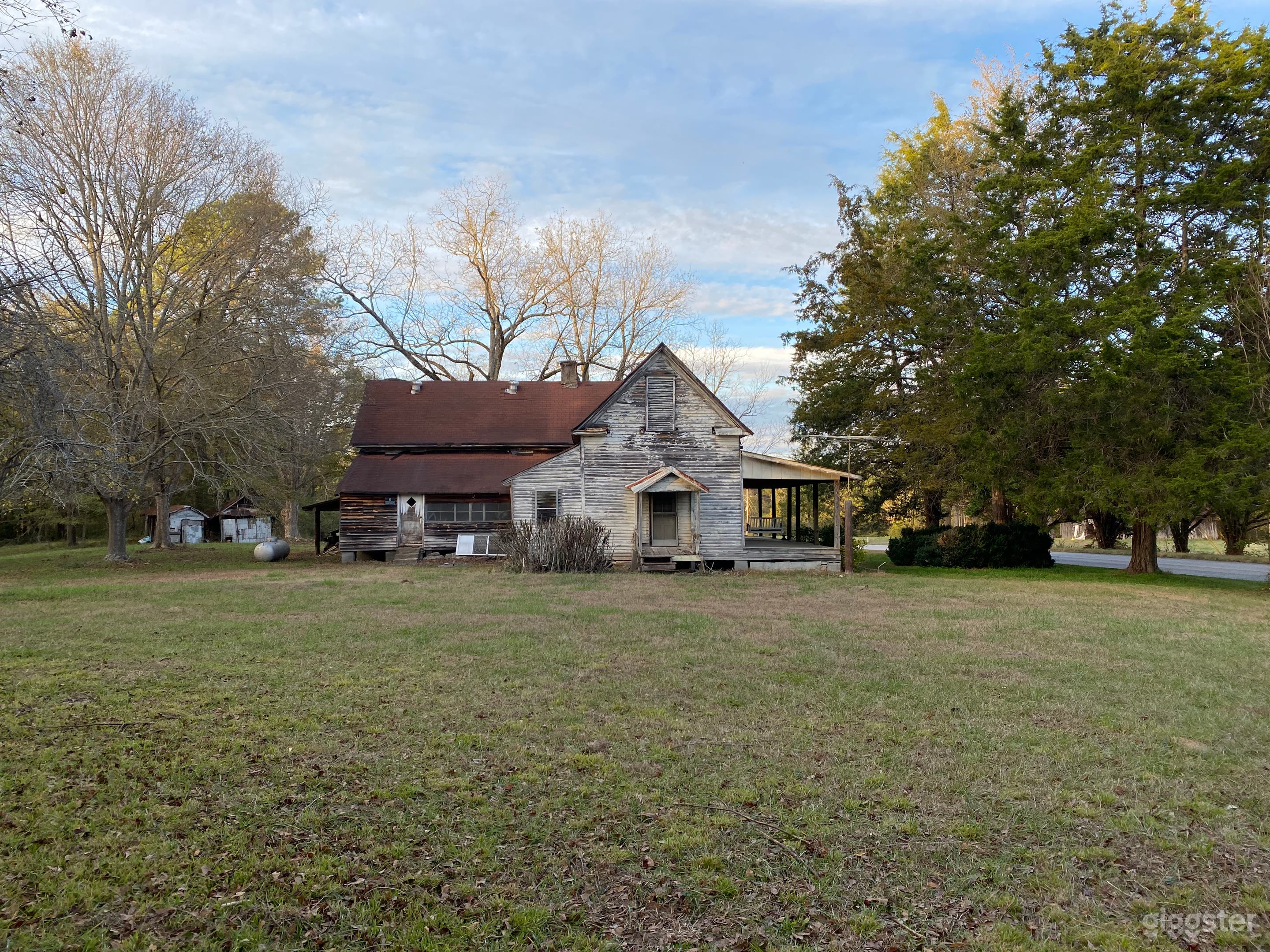 1890 Vacant Farmhouse Photo 1