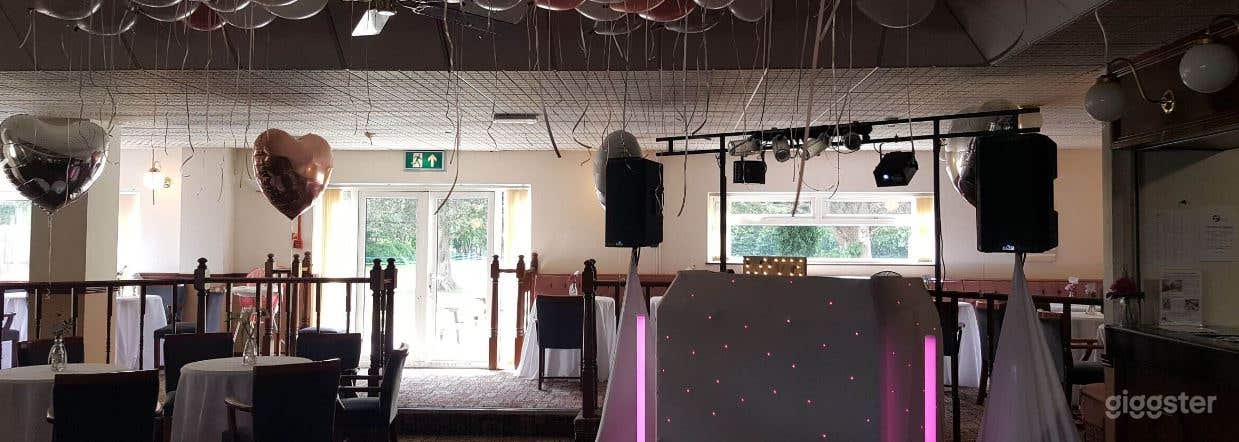 Spacious Lounge with Private Bar and Patio Photo 4