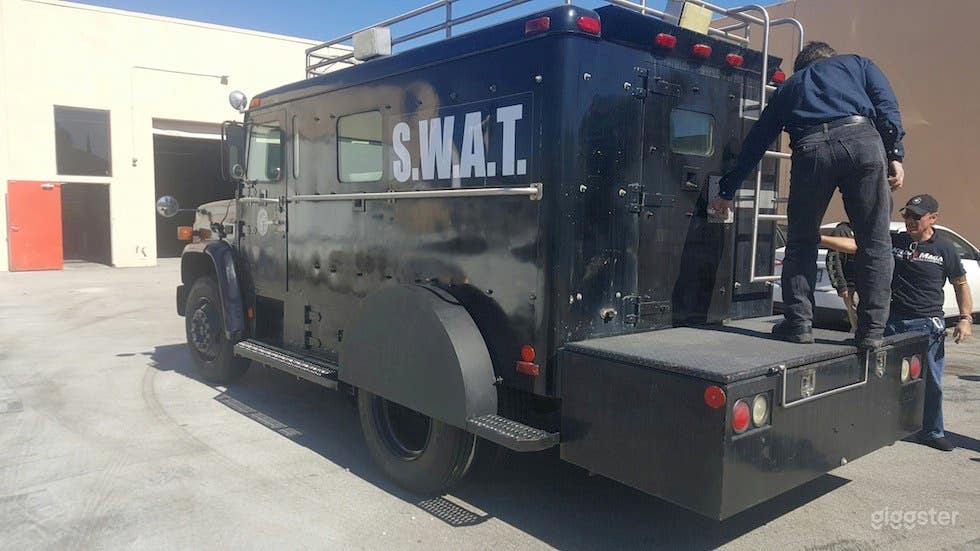 S.W.A.T. Truck 76,006  Photo 1