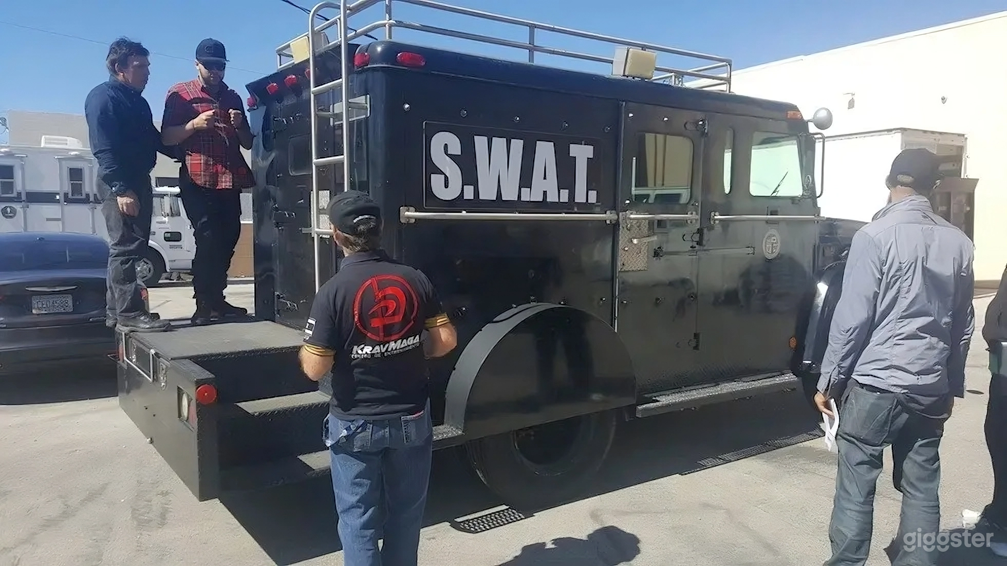 S.W.A.T. Truck 76,006  Photo 3
