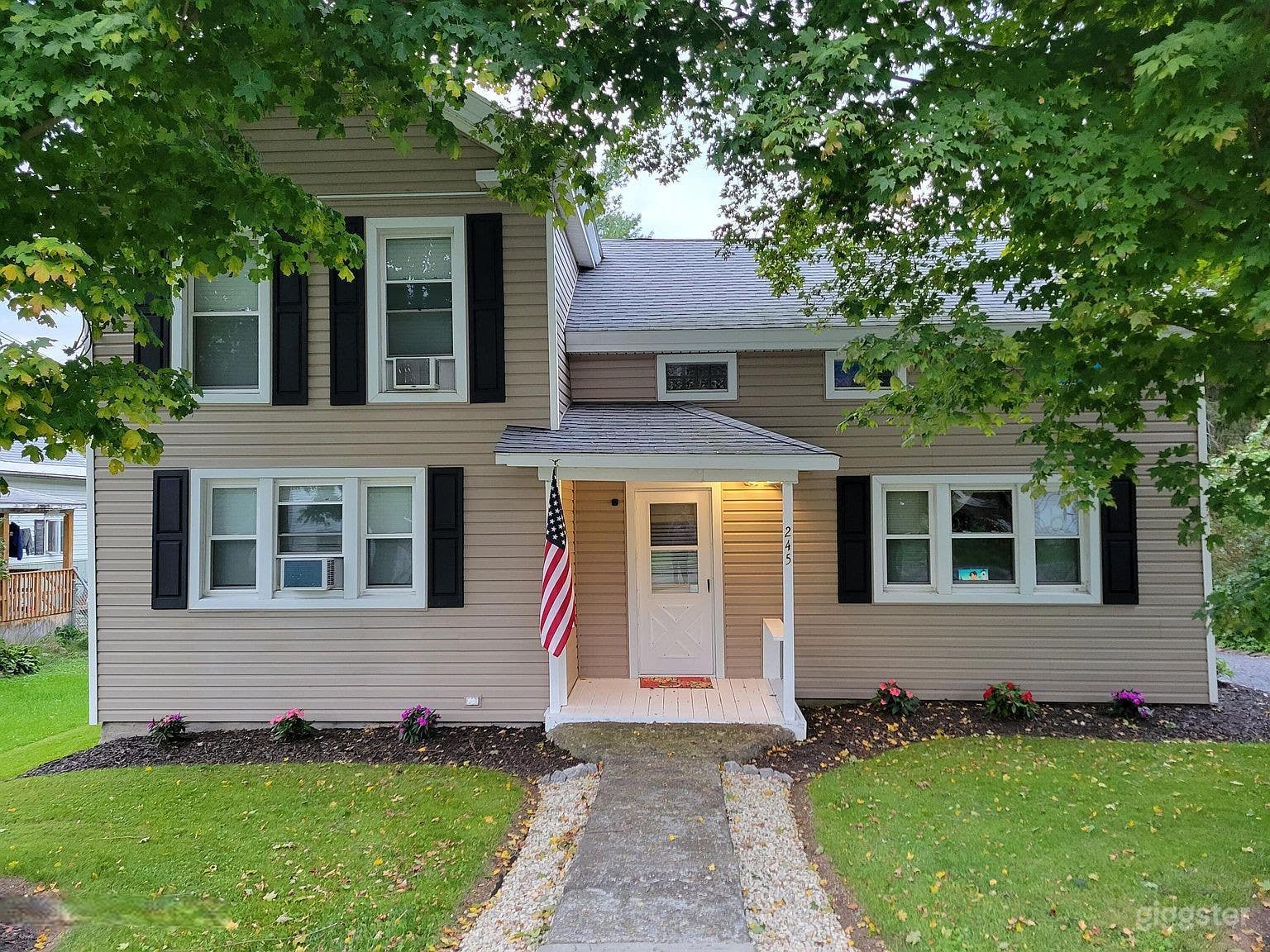 Hearty Country Home Photo 2