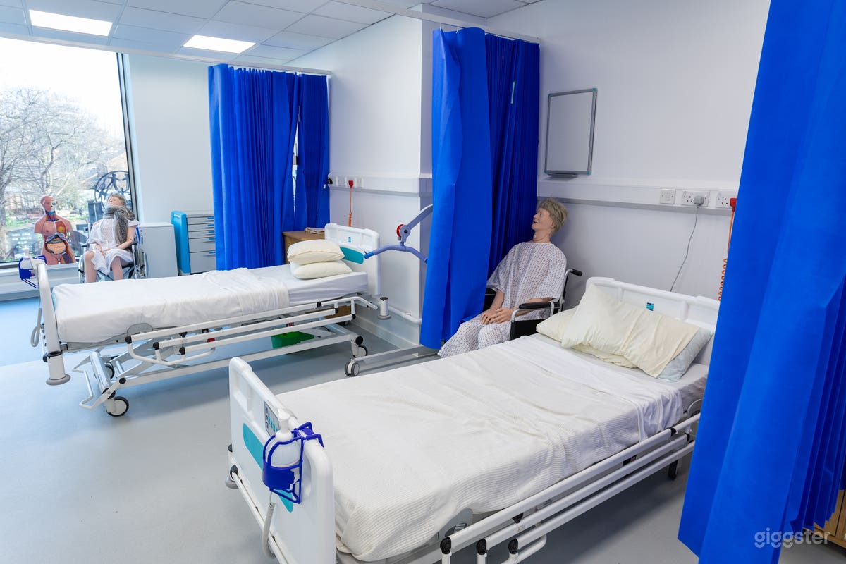 Classroom with Patient Mock Beds - Kings Cross Photo 2