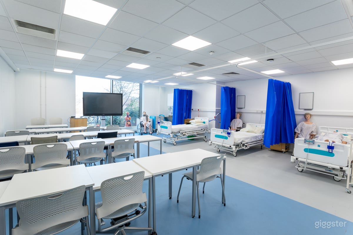 Classroom with Patient Mock Beds - Kings Cross Photo 1