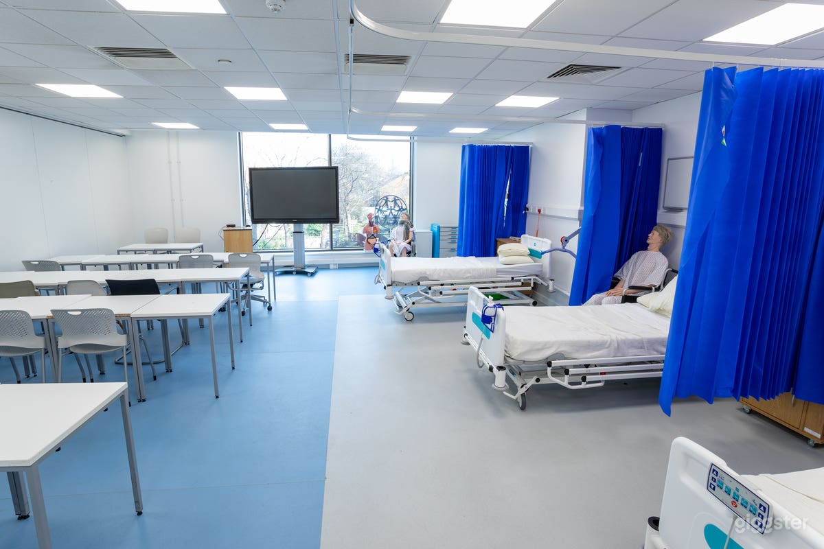Classroom with Patient Mock Beds - Kings Cross Photo 4