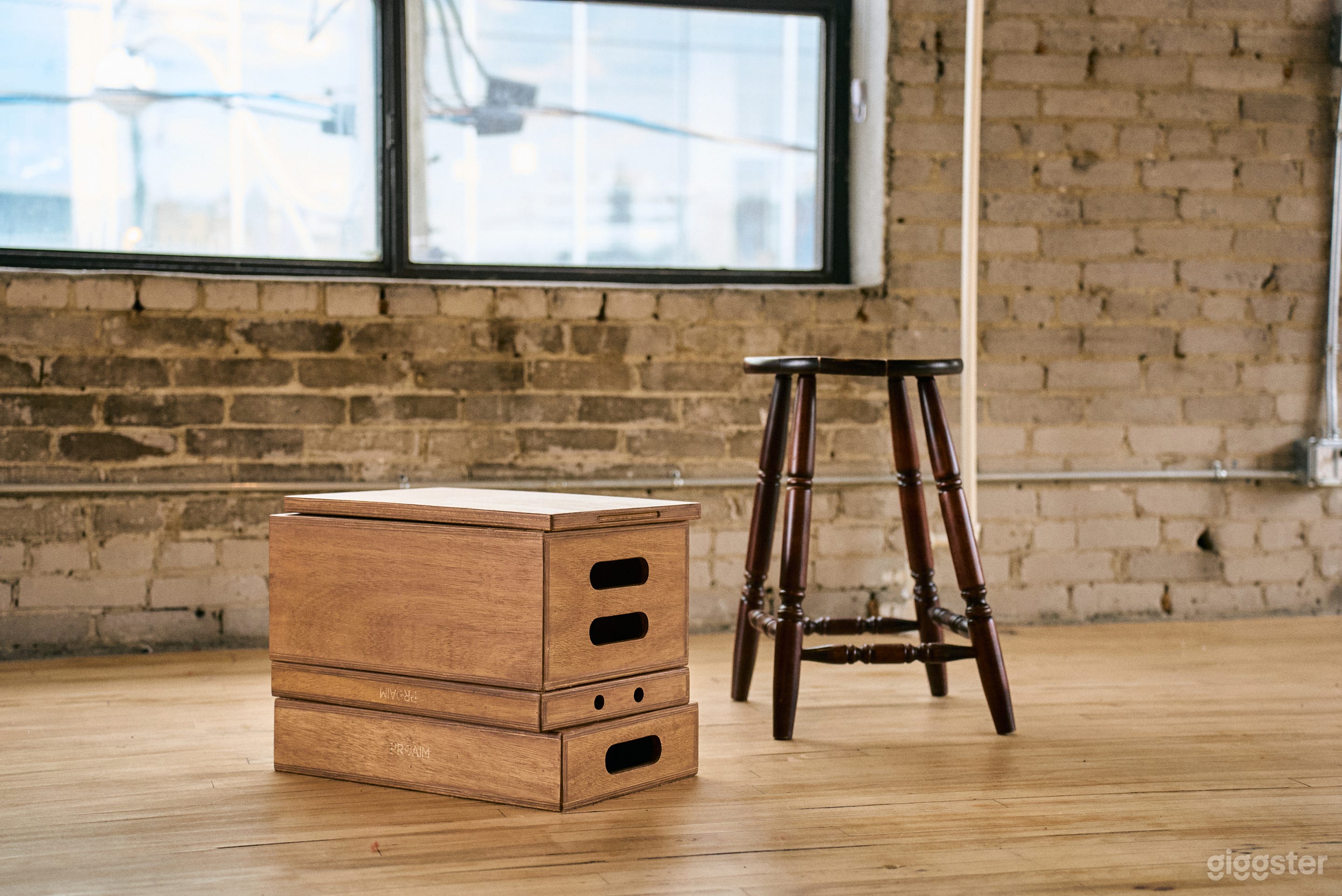 Brick Studio – Daylight, Backdrops, & Equipment Photo 2