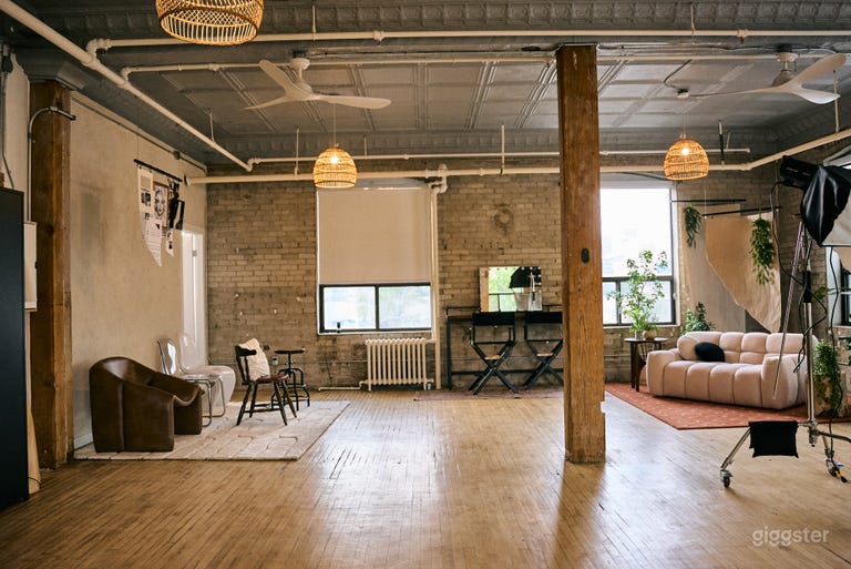  Brick Studio – Daylight, Backdrops, & Equipment 