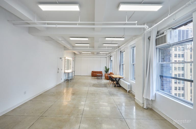  14B Huge Manhattan Studio City Views + Free EQ 