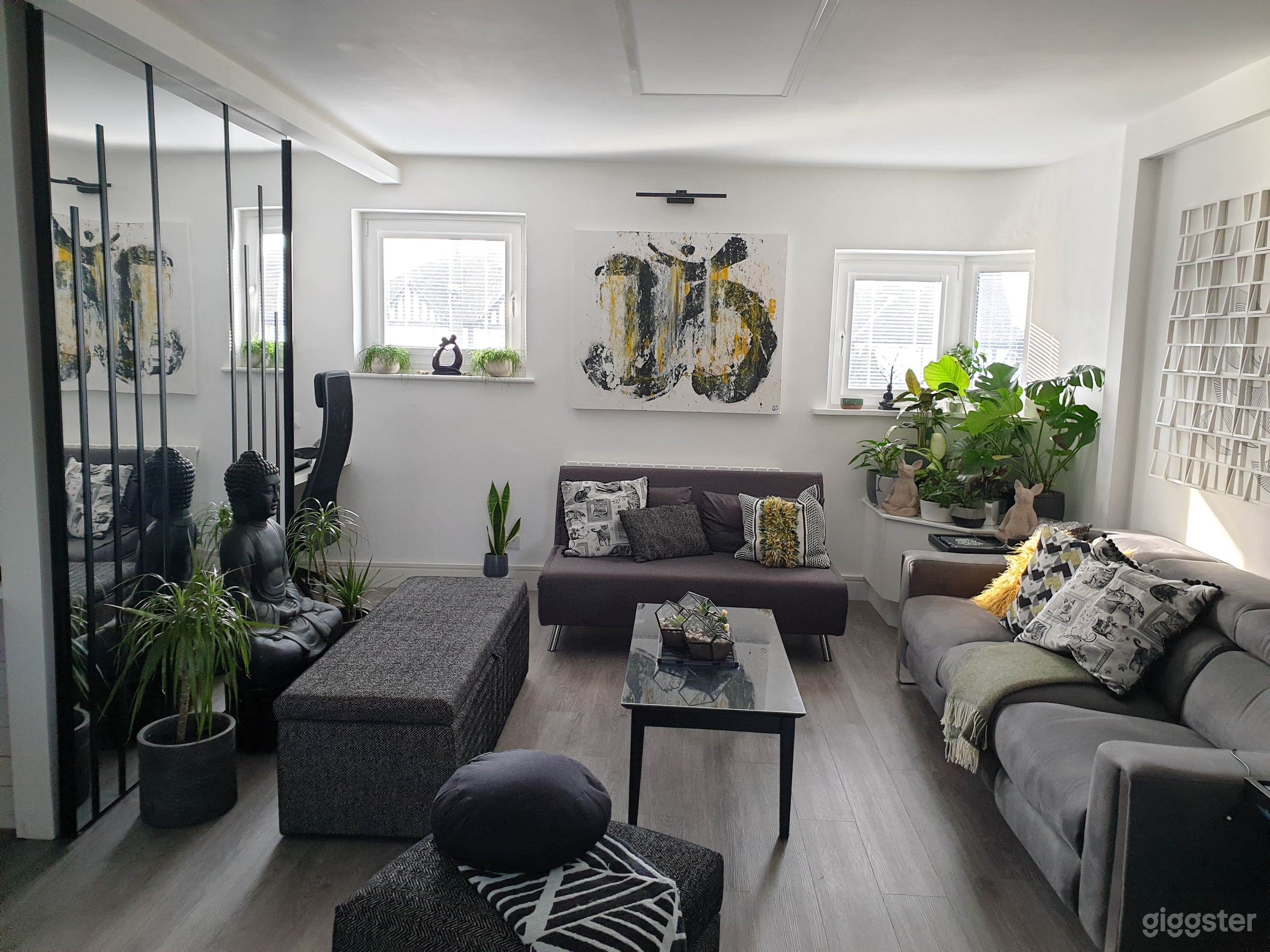 Uniquely designed apartment in Morden, London Photo 1