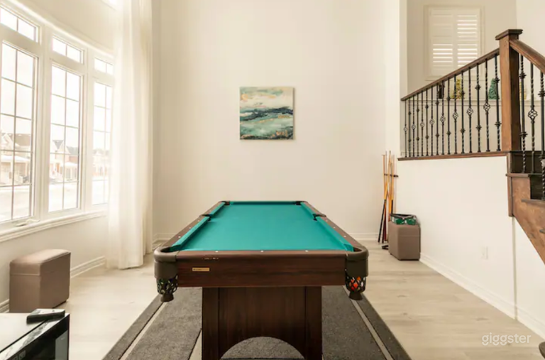  Modern Luxury Mansion 