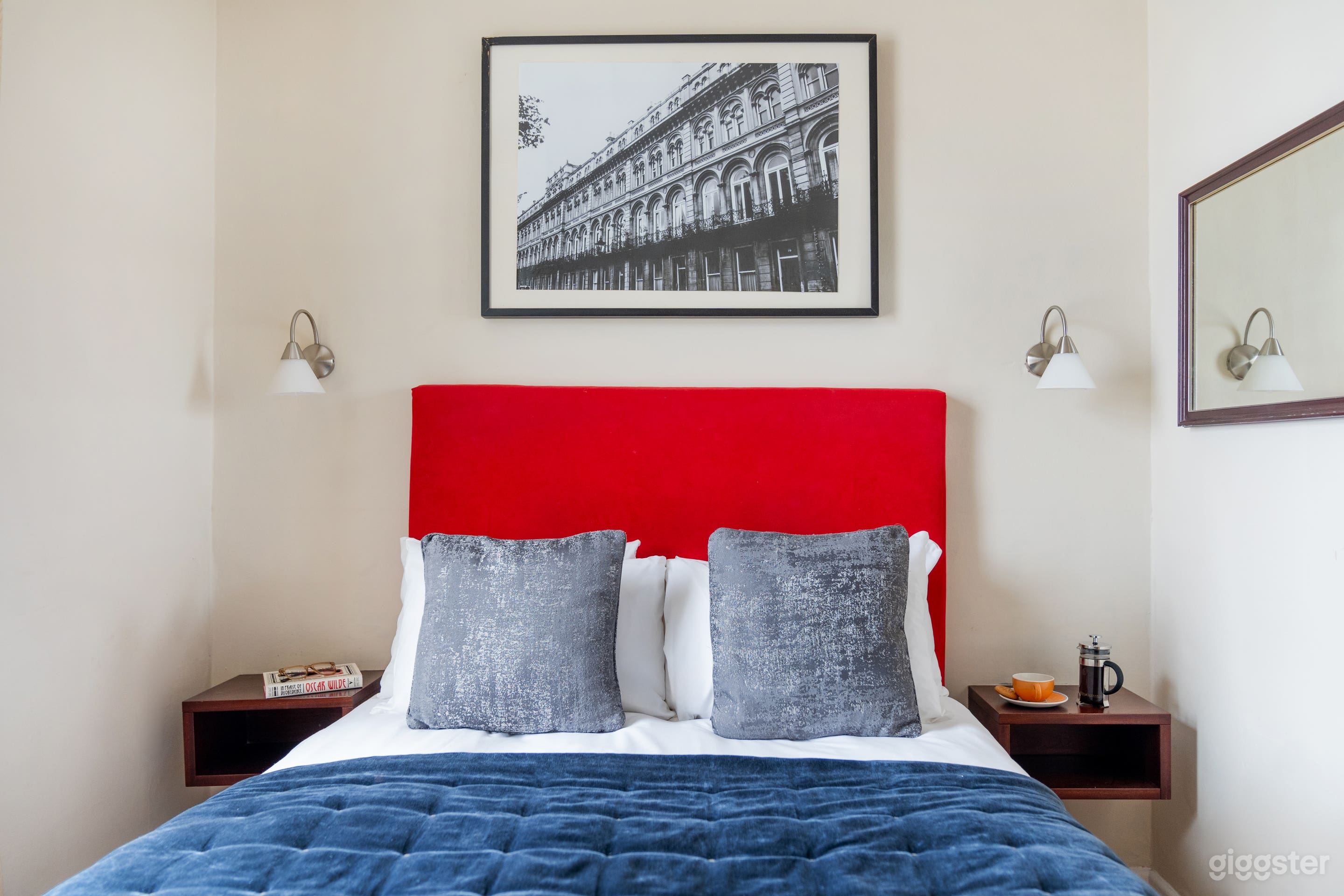 Large 3-star hotel with unique Georgian exterior  Photo 4