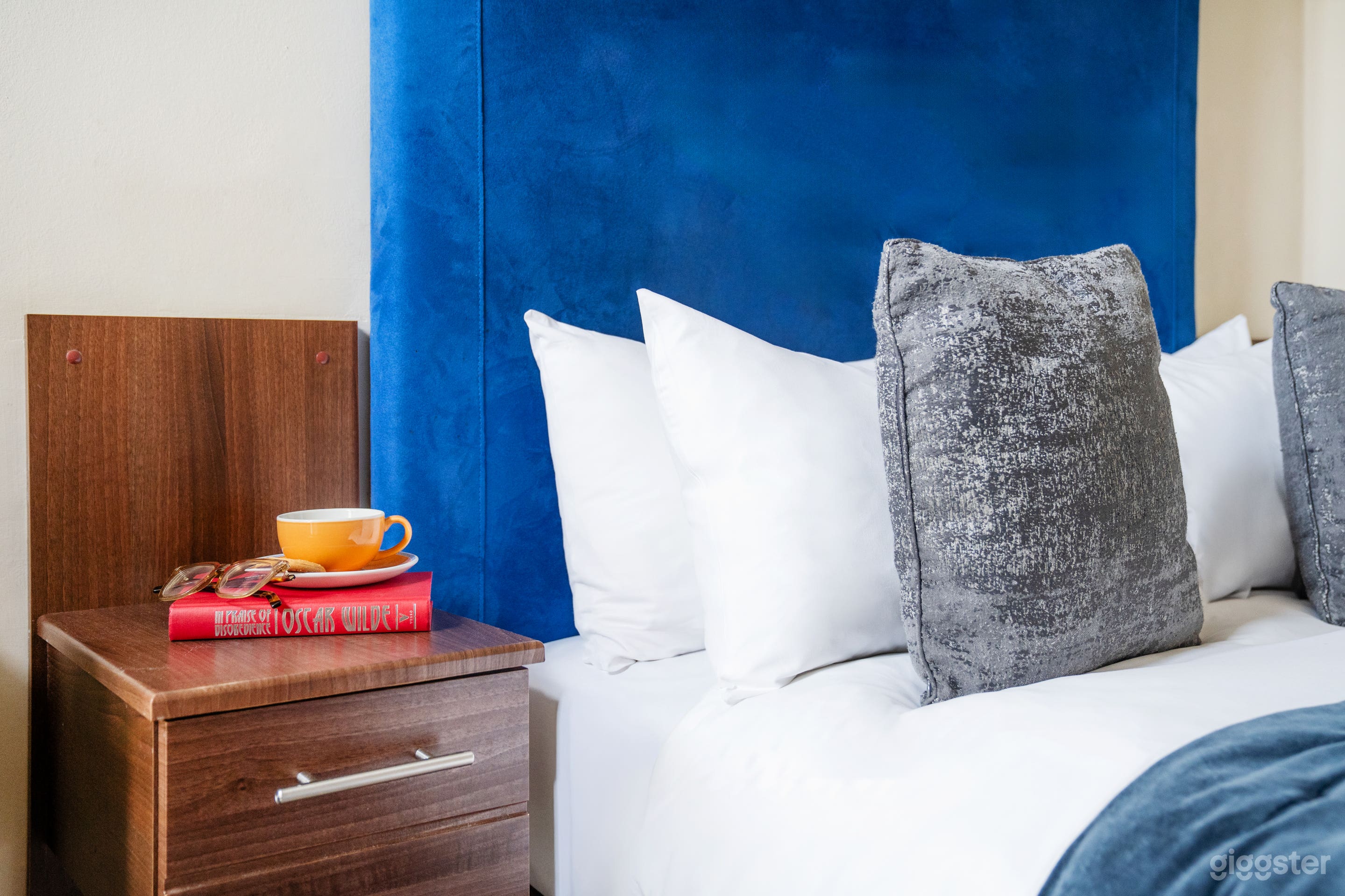 Large 3-star hotel with unique Georgian exterior  Photo 3