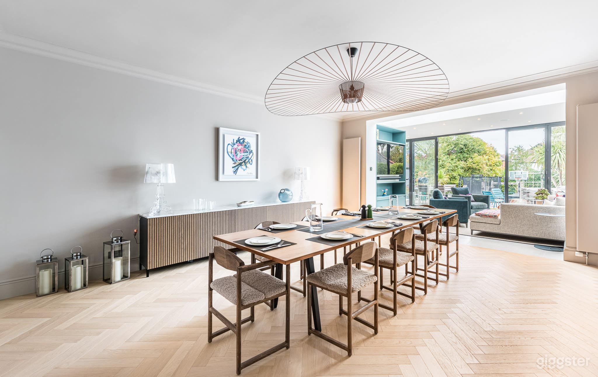 Detached, 1920’s Arts and Crafts house in London Photo 3