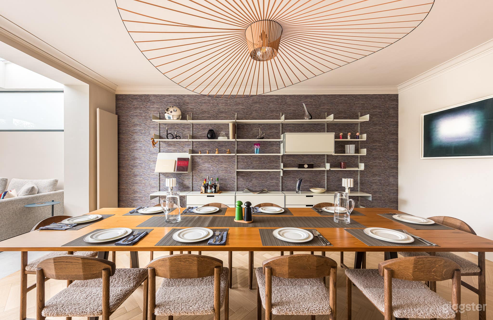 Detached, 1920’s Arts and Crafts house in London Photo 4