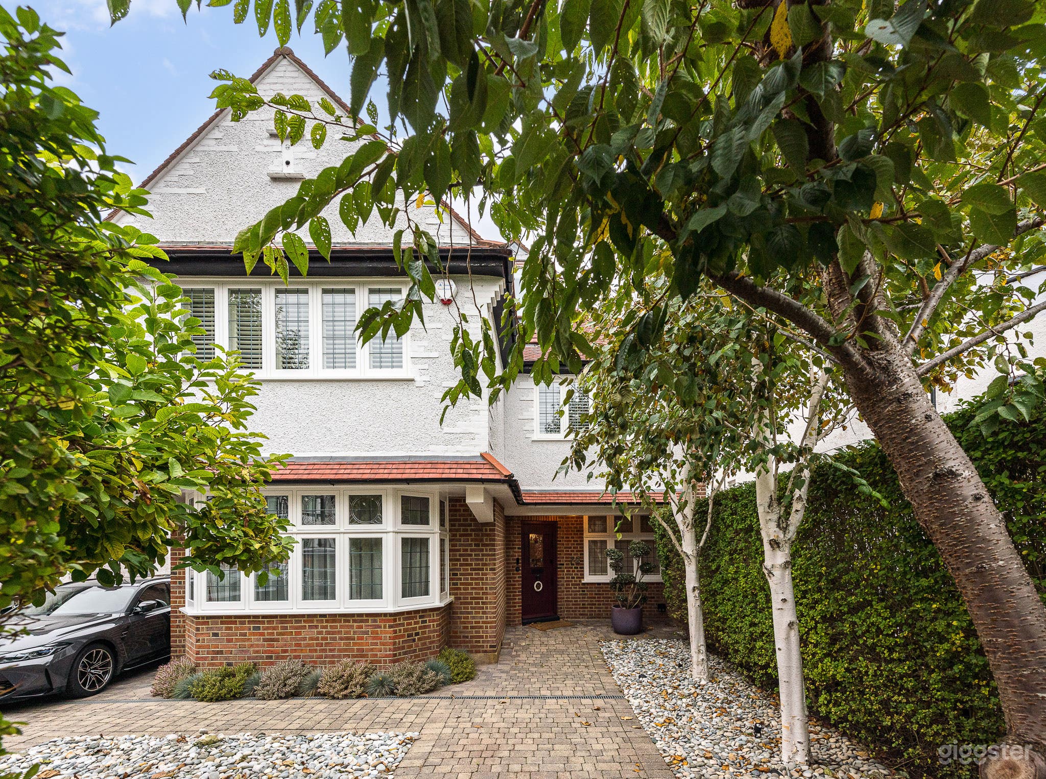 Detached, 1920’s Arts and Crafts house in London Photo 1