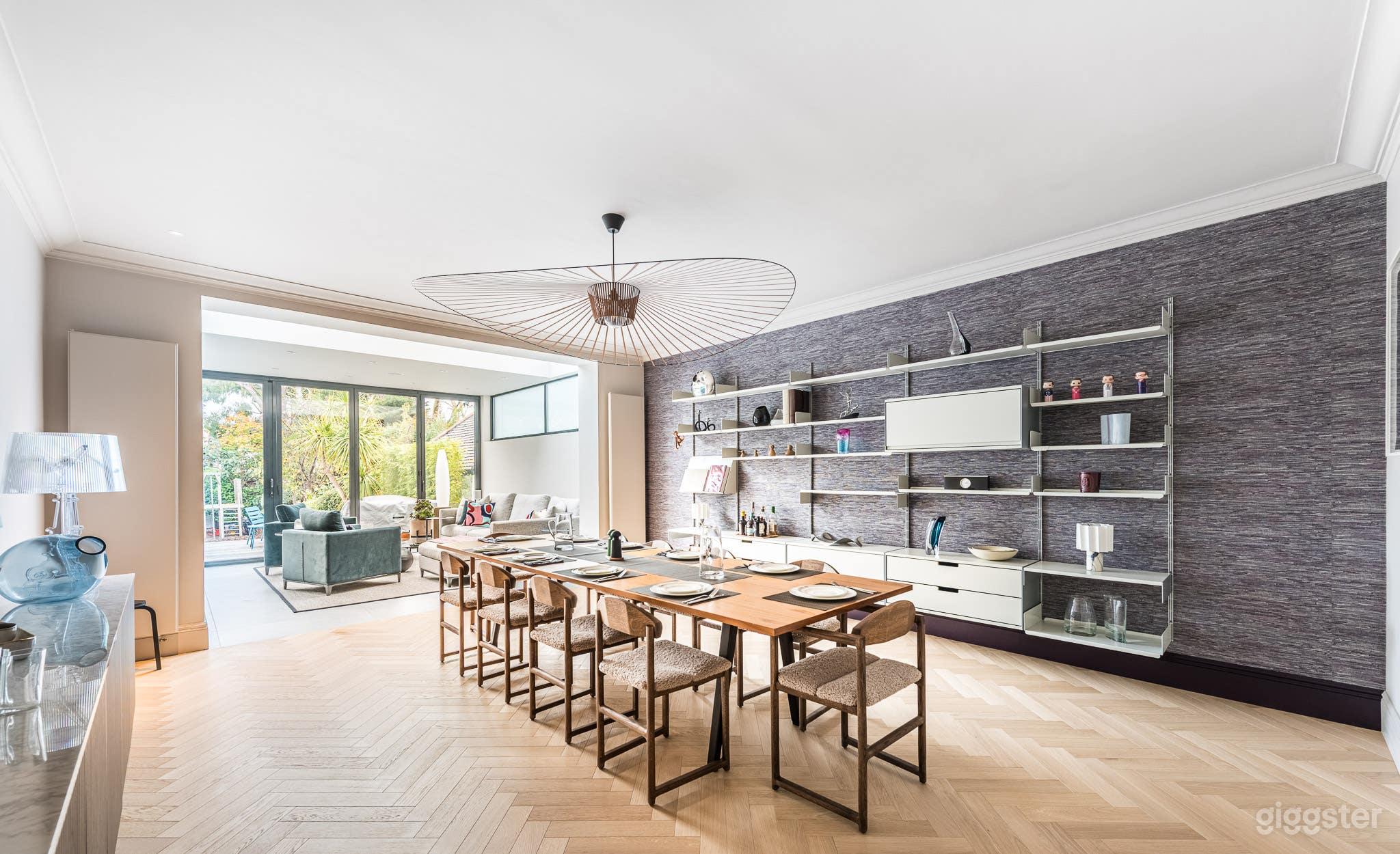 Detached, 1920’s Arts and Crafts house in London Photo 2