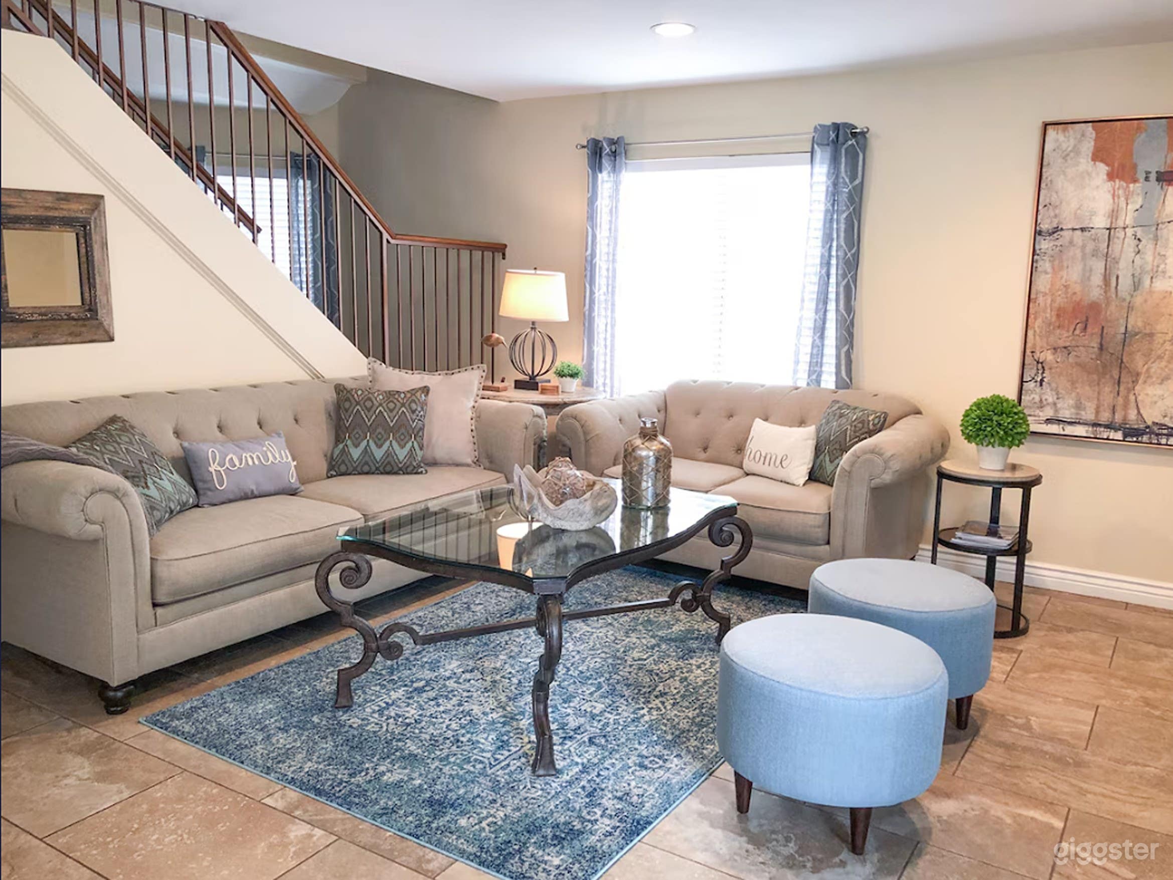 Luxurious 4-BR Desert Ridge Home Photo 2