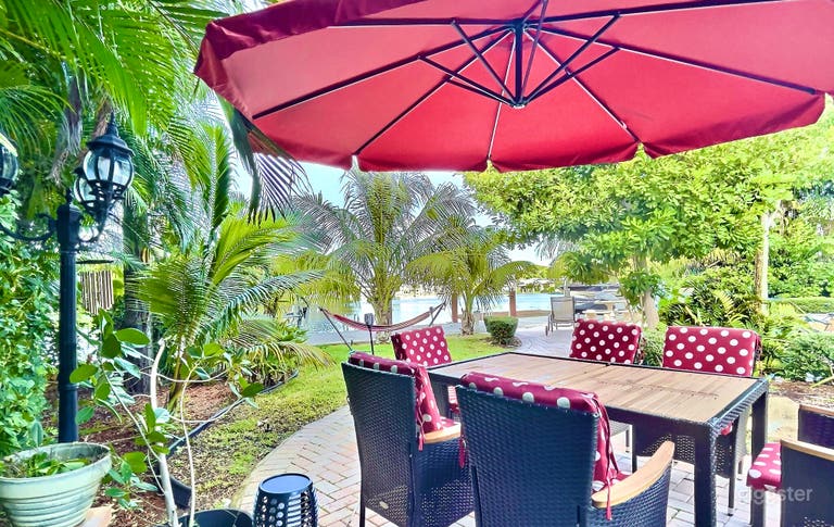  Amazing Waterfront Villa 