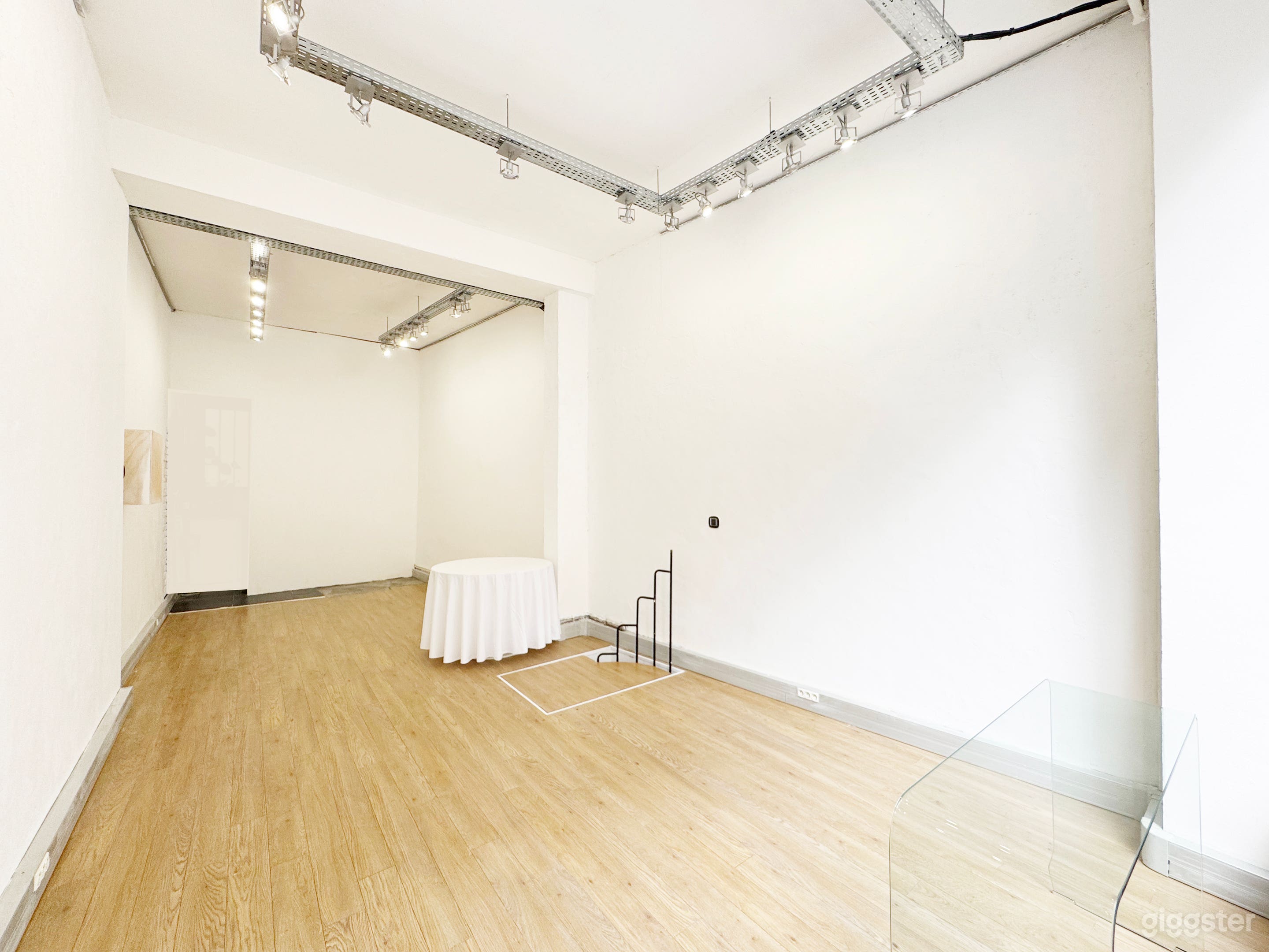 Photo de Galerie et studio photo épuré blanc 4