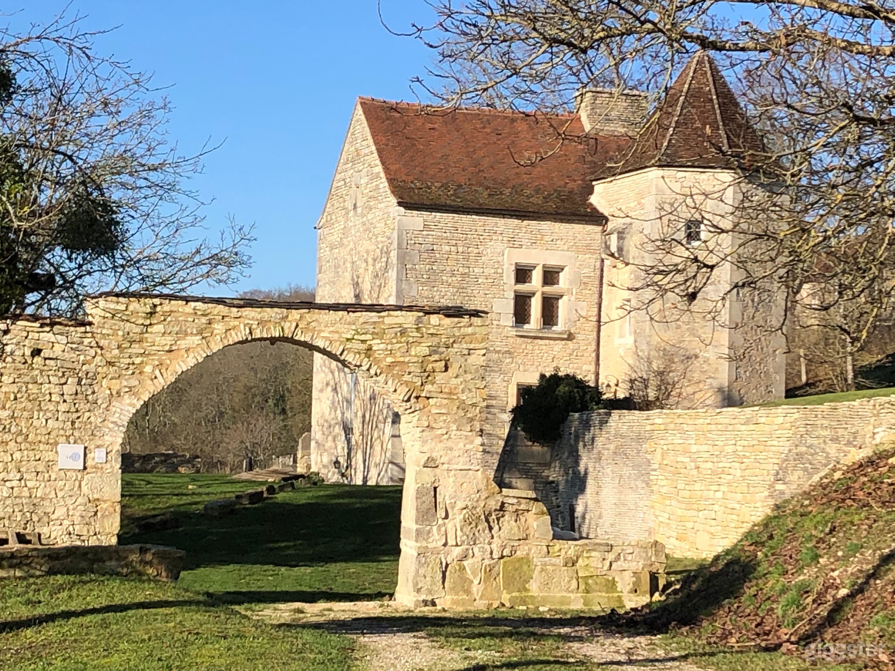 Photo de Manoir historique entier avec jardin panoramique 1