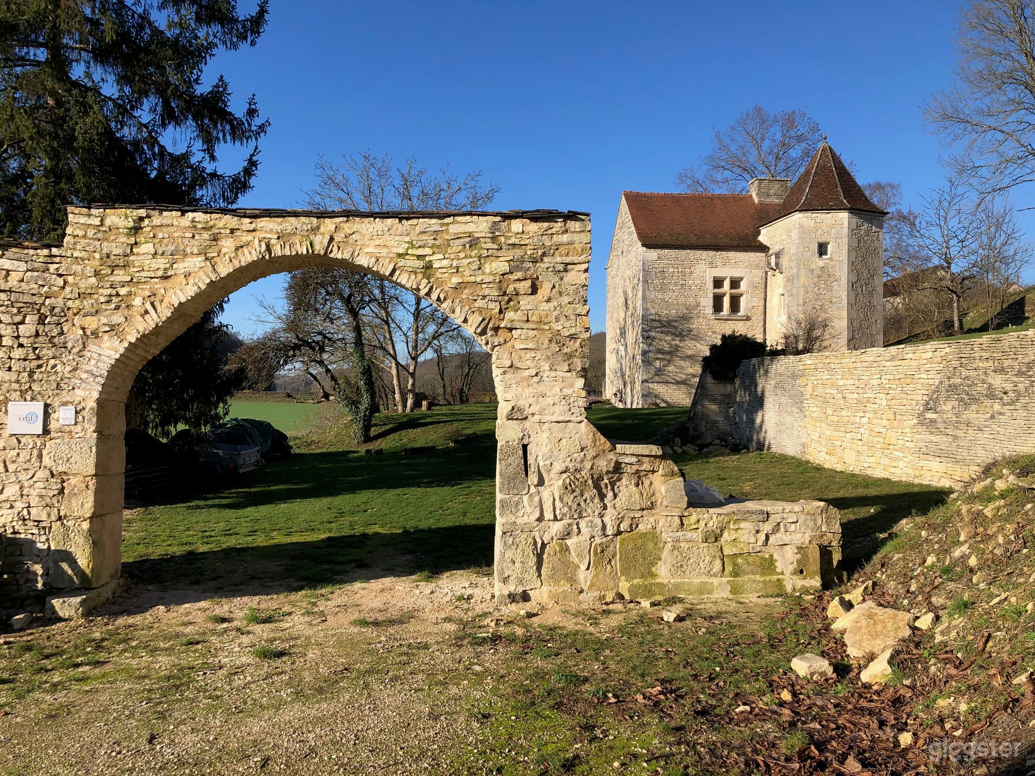 Photo de Manoir historique entier avec jardin panoramique 4