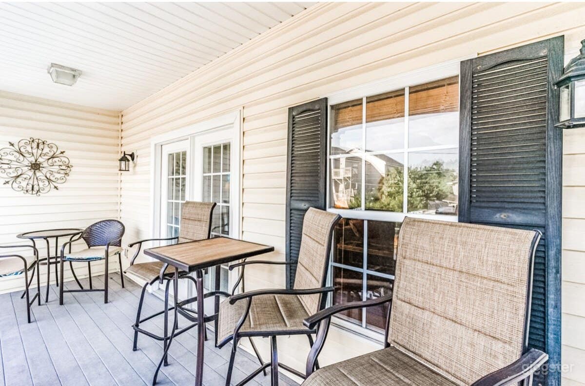 Private Heated+Cooled Salt Pool / Restaurants Feet Away! / Beach Access Photo 4