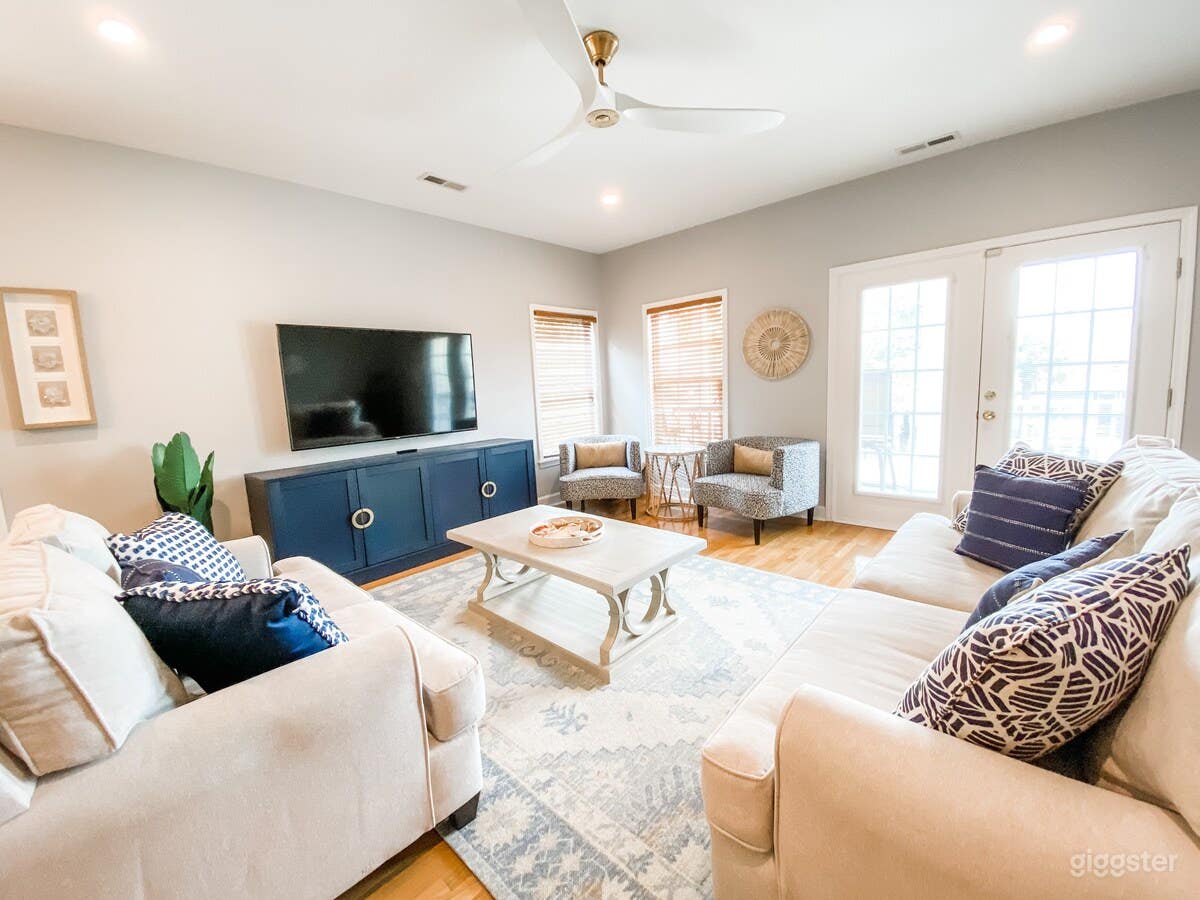 Private Heated+Cooled Salt Pool / Restaurants Feet Away! / Beach Access Photo 1