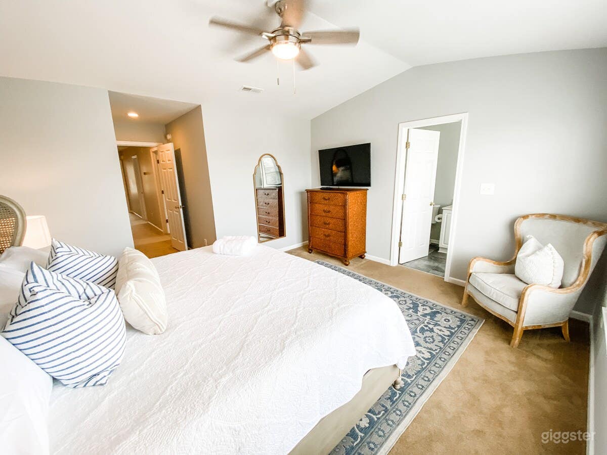 Private Heated+Cooled Salt Pool / Restaurants Feet Away! / Beach Access Photo 2