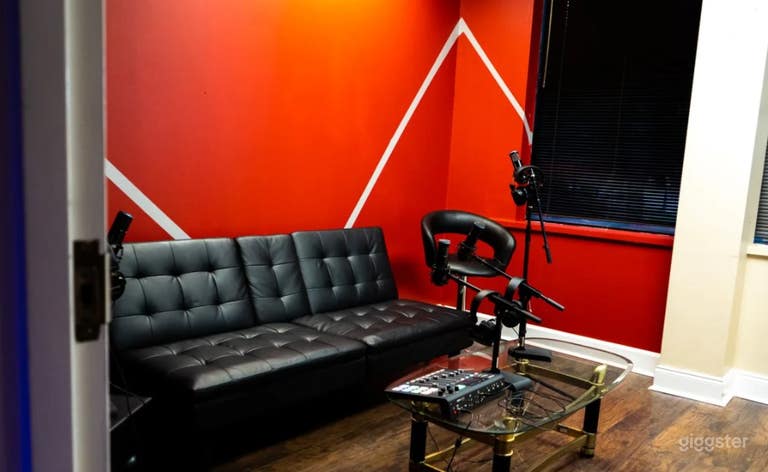  Fully Equipped Podcast Room in Atlanta 