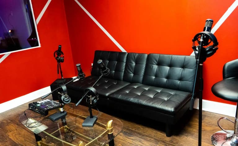  Fully Equipped Podcast Room in Atlanta 