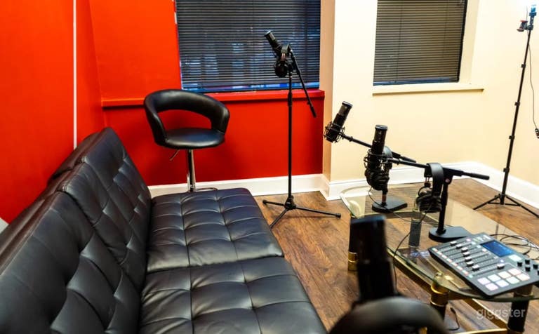  Fully Equipped Podcast Room in Atlanta 