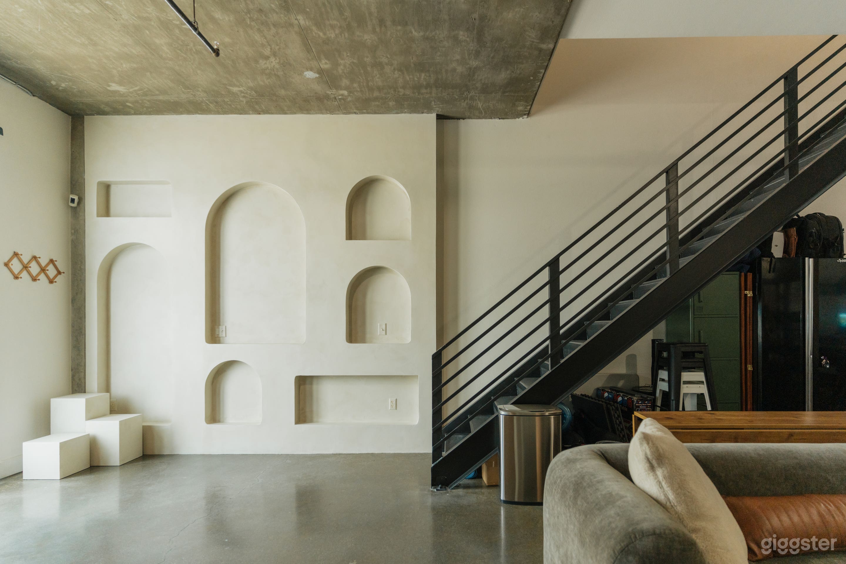 Urban Photo Studio with Ample Natural light Photo 4