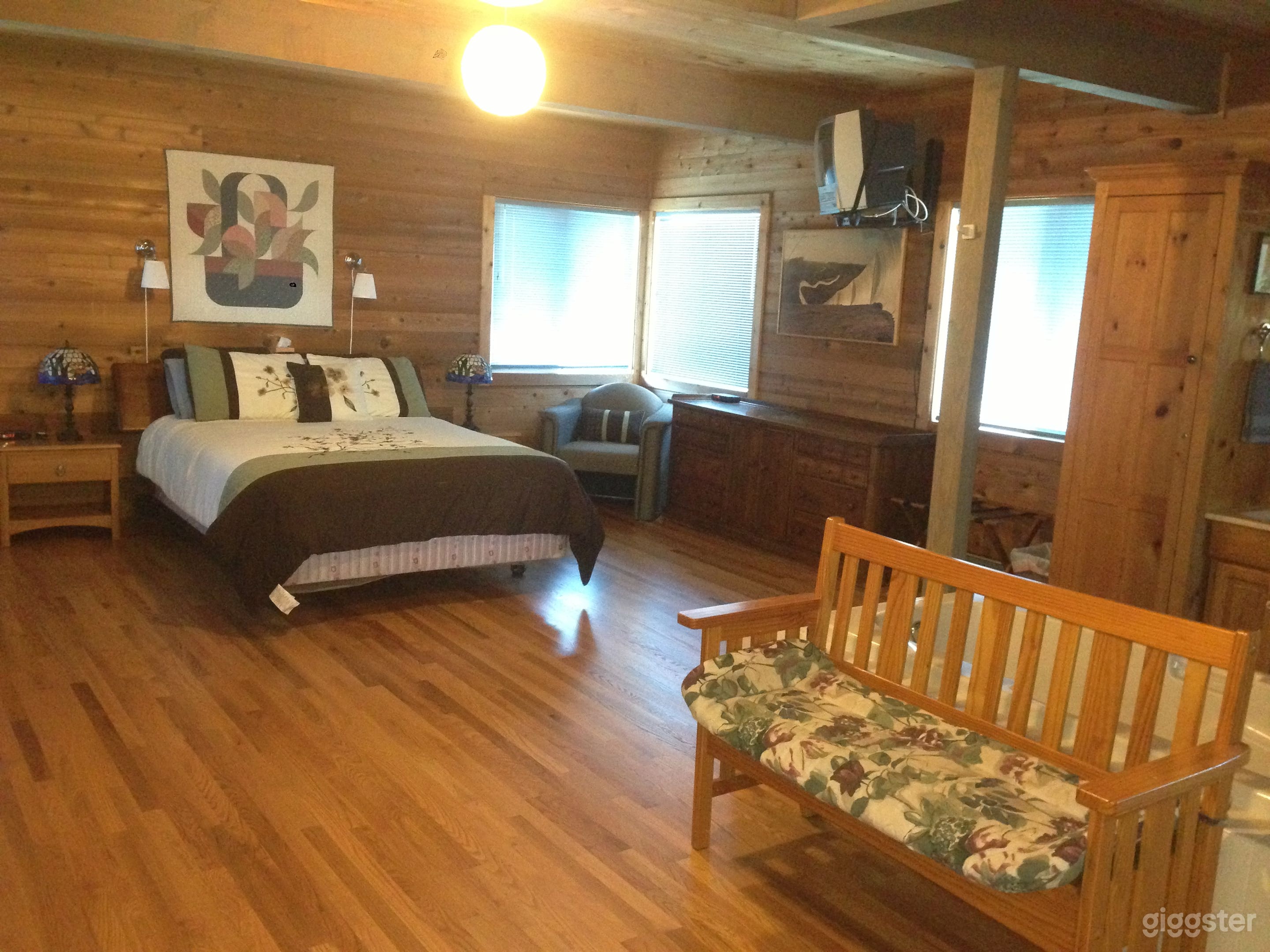 Large Master Bedroom with plenty of room for production equipment