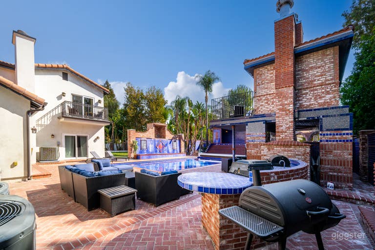  CONTEMPORARY MEDITERRANEAN GEM IN WOODLAND HILLS 