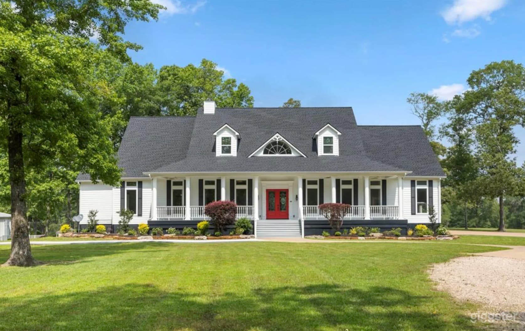 Beautiful 53 acre Event Venue with Manor Home Photo 1