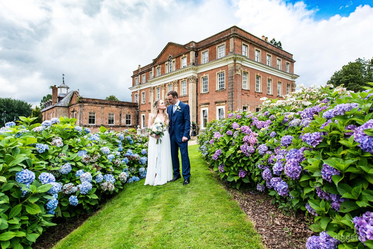 Grade 1 Listed Manor House in Somerset Photo 1